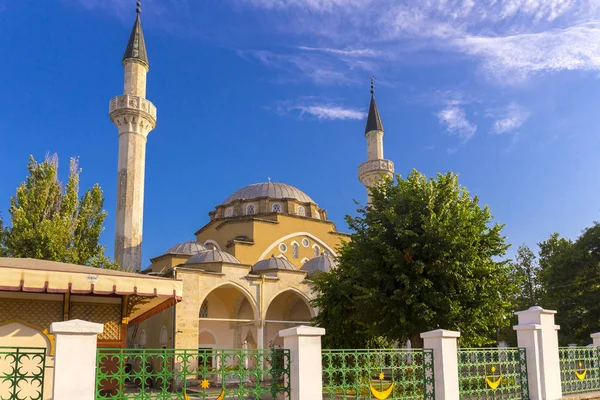 Blick auf alte Moschee in Evpatoria-Stadt — Stockfoto