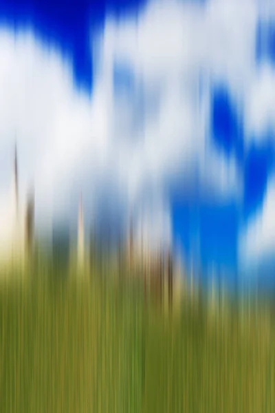 Psychedelické pozadí na základě obraz krajina blured — Stock fotografie