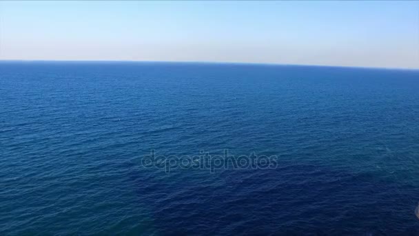 Vista aérea del castillo Golondrinas Nido — Vídeos de Stock