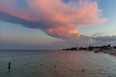 Deniz plaj tesisi alanı görüntülemek