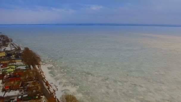 Vista aérea del lago Nerón bajo hielo — Vídeo de stock