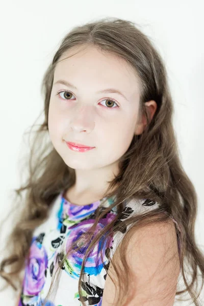 Bonito adolescente menina retrato emocional — Fotografia de Stock