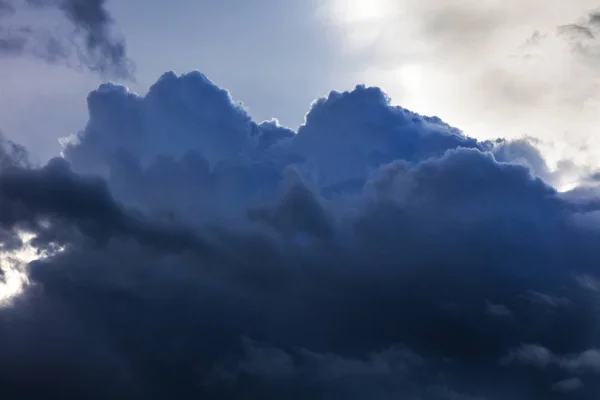 Céu dramático e nuvens vista aérea — Fotografia de Stock