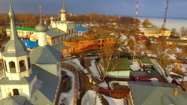 Вид с воздуха на монастырь Рождества Вргина — стоковое видео