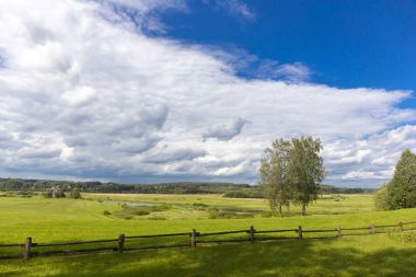 Güzel kırsal manzara, Mikhaylovskoye Müzesi rezerv