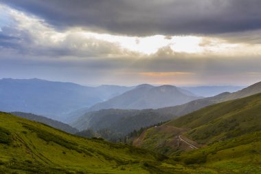 Güzel dağ yaz görünümü
