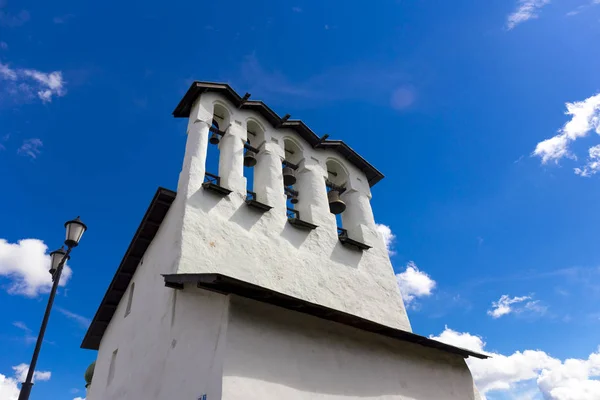 Vista sobre o velho edifício da igreja ortodoxa — Fotografia de Stock