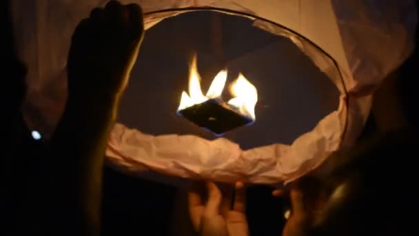 Fire Lantern. People Launching Traditional — Stock Video