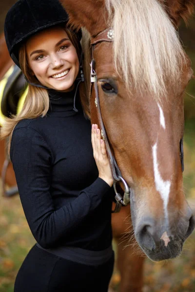 Hermosa Joven Caballo Deporte Ecuestre Jinete Femenino —  Fotos de Stock