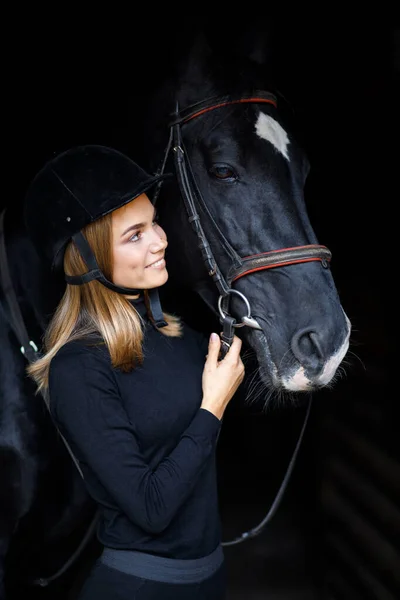 Hermosa Joven Caballo Deporte Ecuestre Jinete Femenino —  Fotos de Stock