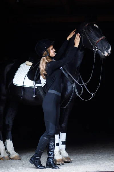 Hermosa Joven Caballo Deporte Ecuestre Jinete Femenino —  Fotos de Stock