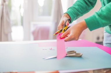 kadın olmak scrapbook kağıtları masaya