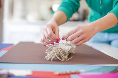 kadın olmak scrapbook kağıtları masaya