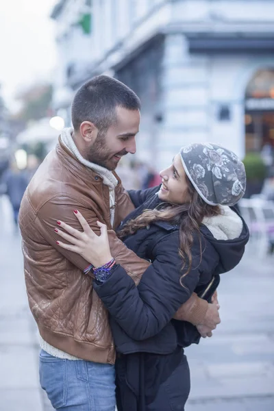 Young couple in love in the city walks — Stock Photo, Image