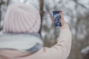 bir selfie kış tatil alarak kadın