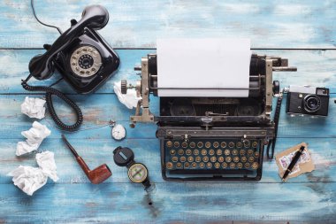 Eski Daktilo ile eski gazeteci için aksesuar