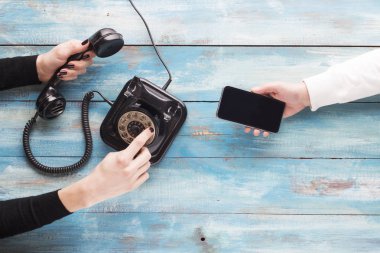 eski ve yeni telefonları