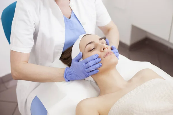 Face Skin massage — Stock Photo, Image