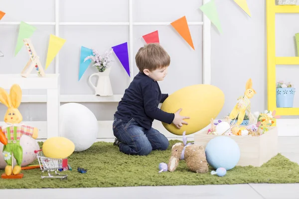 Baby boy playing on Easter day — Stock Photo, Image