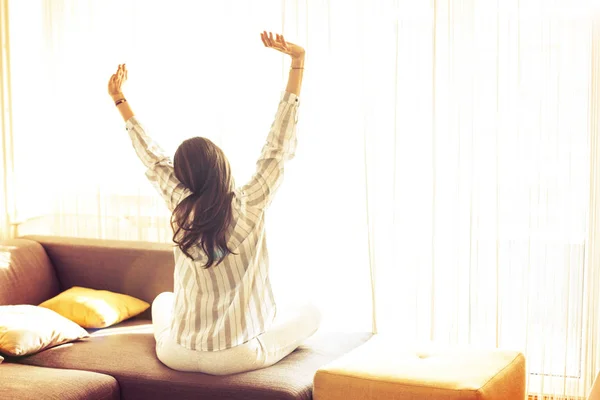 Young woman at home doing Yoga — Stock Photo, Image