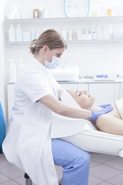 Face Skin massage — Stock Photo, Image