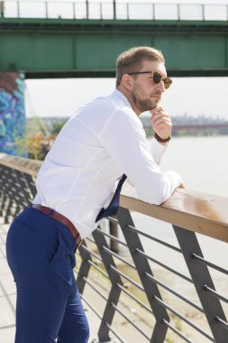 genç güzel moda iş adamı 