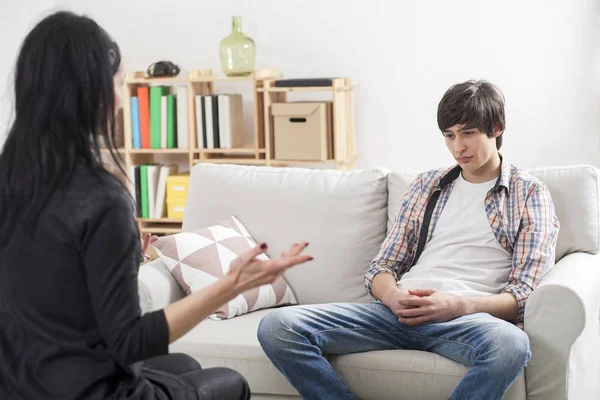 Boy teenager at a psychologist at the office's — Stock Photo, Image