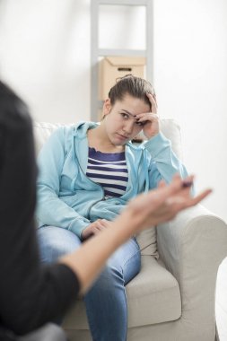  Psikolog terapisi ile genç genç kız