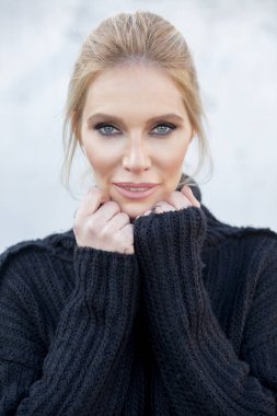 Mavi saç photog güzel bir orta yaşlı bayan portresi