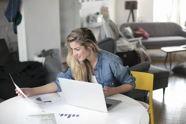 Young Beautiful Woman Works Computer Home Laptop White Desk Freelancer — Stock Photo, Image