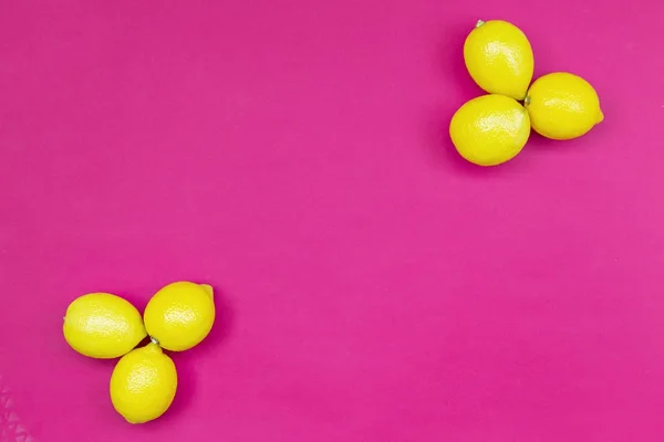 Draufsicht Auf Bunte Fruchtmuster Frischer Zitronen Auf Rosa Hintergrund — Stockfoto