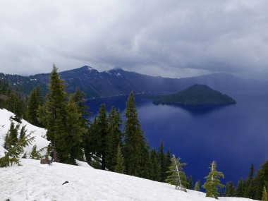 İnişli çıkışlı yağmur
