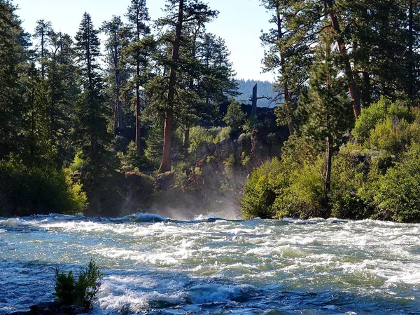 O rio Deschutes sobre Dillon Falls Imagem De Stock