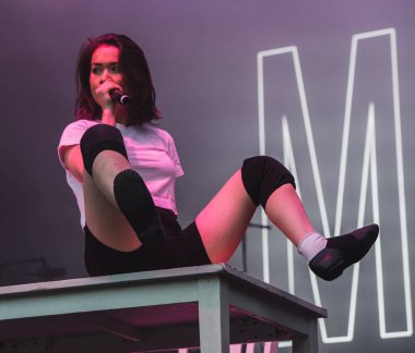 Chicago, Illinois / ABD - 4 Ağustos 2019 Pazar: Mitski Grant Park, Chicago 'daki Lollapalooza' da sahne aldı.