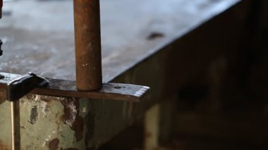 Yanıp söner ve çok fazla iş Kaynak kıvılcım