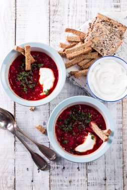 Pancar çorbası. Geleneksel Ukraynalı Rus Polonyalı pancar çorbası.