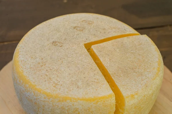 Doğal Çiftlik Peyniri Büyük Mandıra — Stok fotoğraf