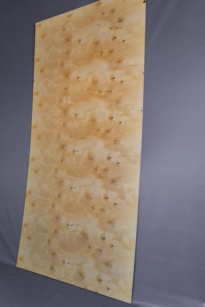 Kontrplak ürünlerin kalitesini ölçer.