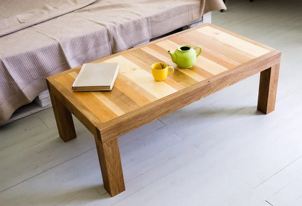 Tavolino con piano in legno di vari tipi — Foto Stock