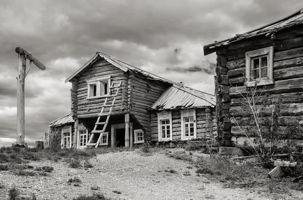 जुन्या लाकडी घर — स्टॉक फोटो, इमेज