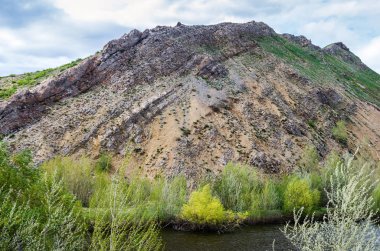 Karstik göl Nos Dağı, Güney ekstremite Karamurun-tau ridge (Ural Dağları'nın eteklerinde)