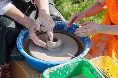 Çanak çömlek üzerinde ana sınıfı