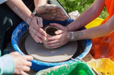 Çanak çömlek üzerinde ana sınıfı