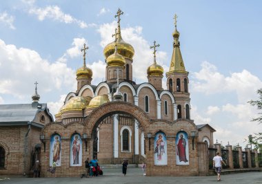 Gates, Peter ve Paul Katedrali'ne