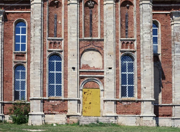 Фрагмент фасаду старий храм православної церкви — стокове фото