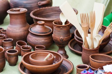 Kil ve tahta mutfak eşyaları