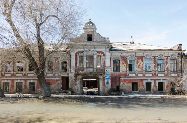 Oude Verlaten Gebouw Architectonische Details Foto Genomen Rusland Orenburg Stad — Stockfoto