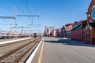 Barnaul, Altai Bölgesi, Rusya - 22 Eylül 2019 Tren İstasyonu Platformu