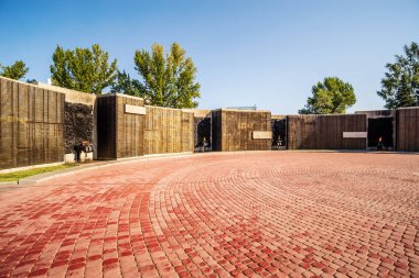 Barnaul Şehri, Altai Bölgesi, Rusya - 22 Eylül 2019: Zafer Meydanı 'ndaki Askeri Zafer Anıtı