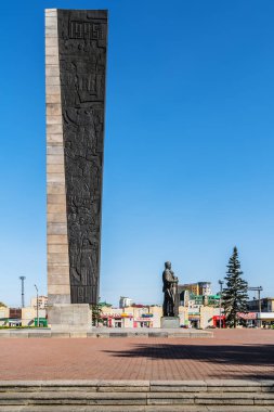 Barnaul Şehri, Altai Bölgesi, Rusya - 22 Eylül 2019: Zafer Meydanı 'ndaki Askeri Zafer Anıtı